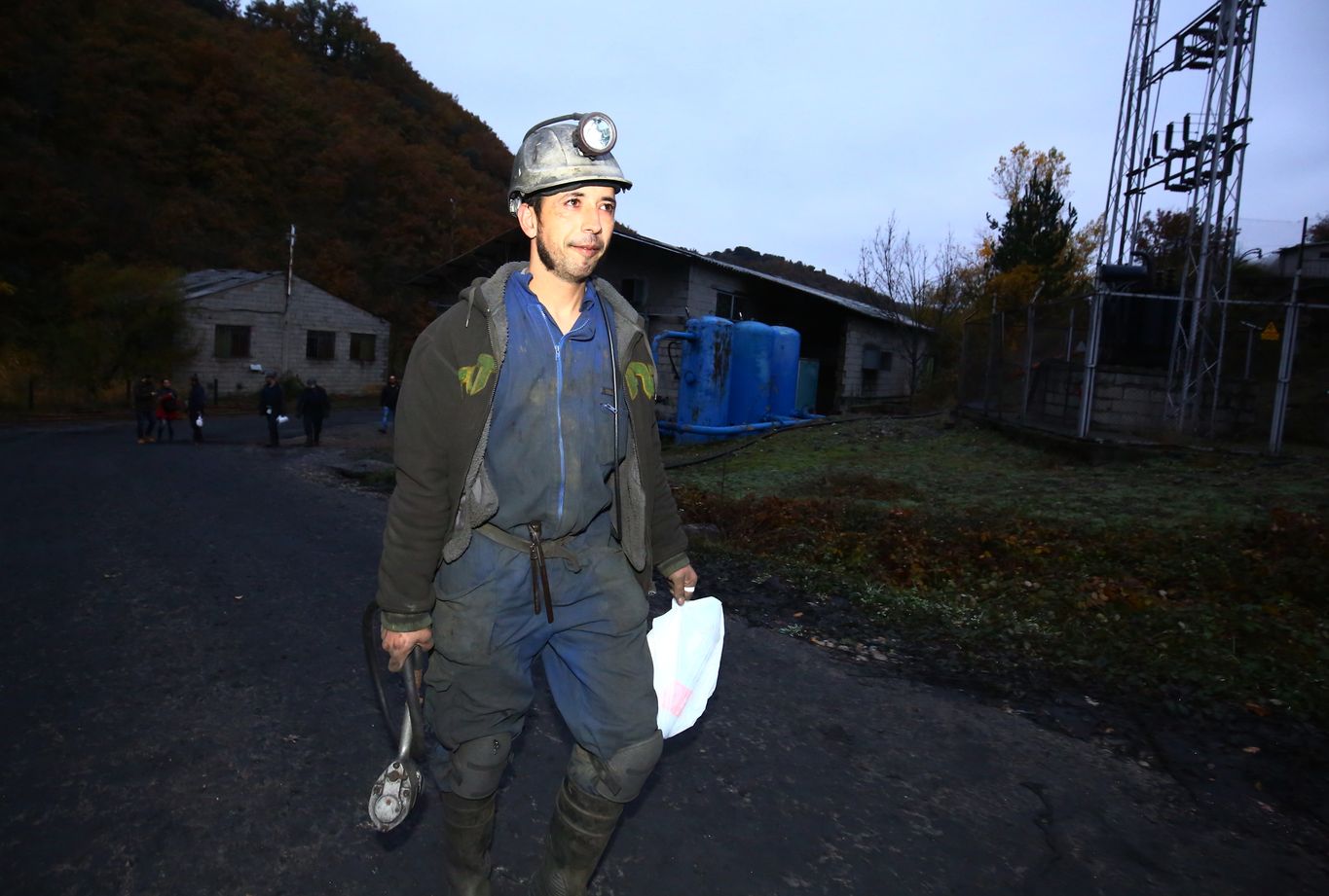 La última jornada de trabajo en una mina de carbón del Bierzo echa el cierre a una actividad que durante el último siglo cambió para siempre la historia de la comarca y de sus habitantes