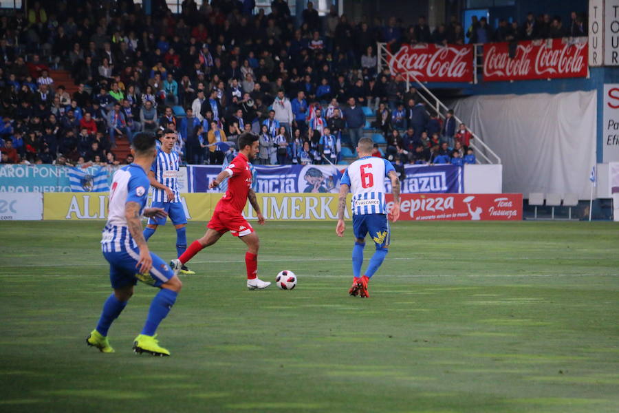 Fotos: Imágenes de la Orimera parte del derbi Ponferradina-Cultura I