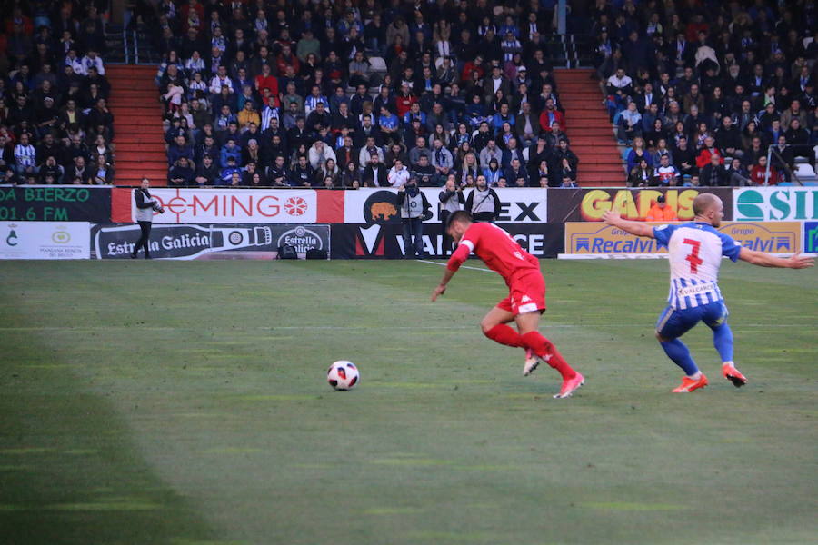 Fotos: Imágenes de la Orimera parte del derbi Ponferradina-Cultura I