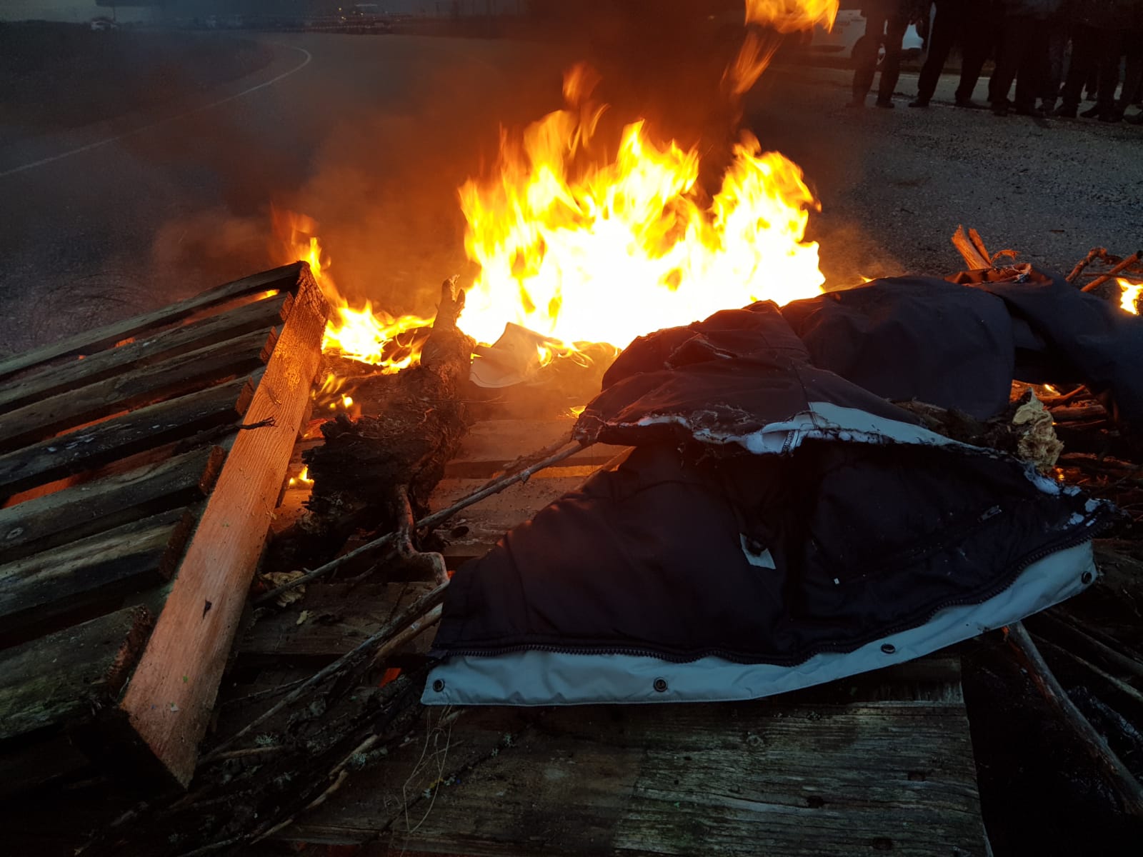 Los funcionarios de la cárcel de León endurecen su protesta y no permiten relevos ni diligencias