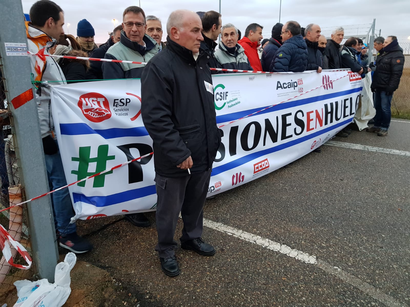 Los funcionarios de la cárcel de León endurecen su protesta y no permiten relevos ni diligencias