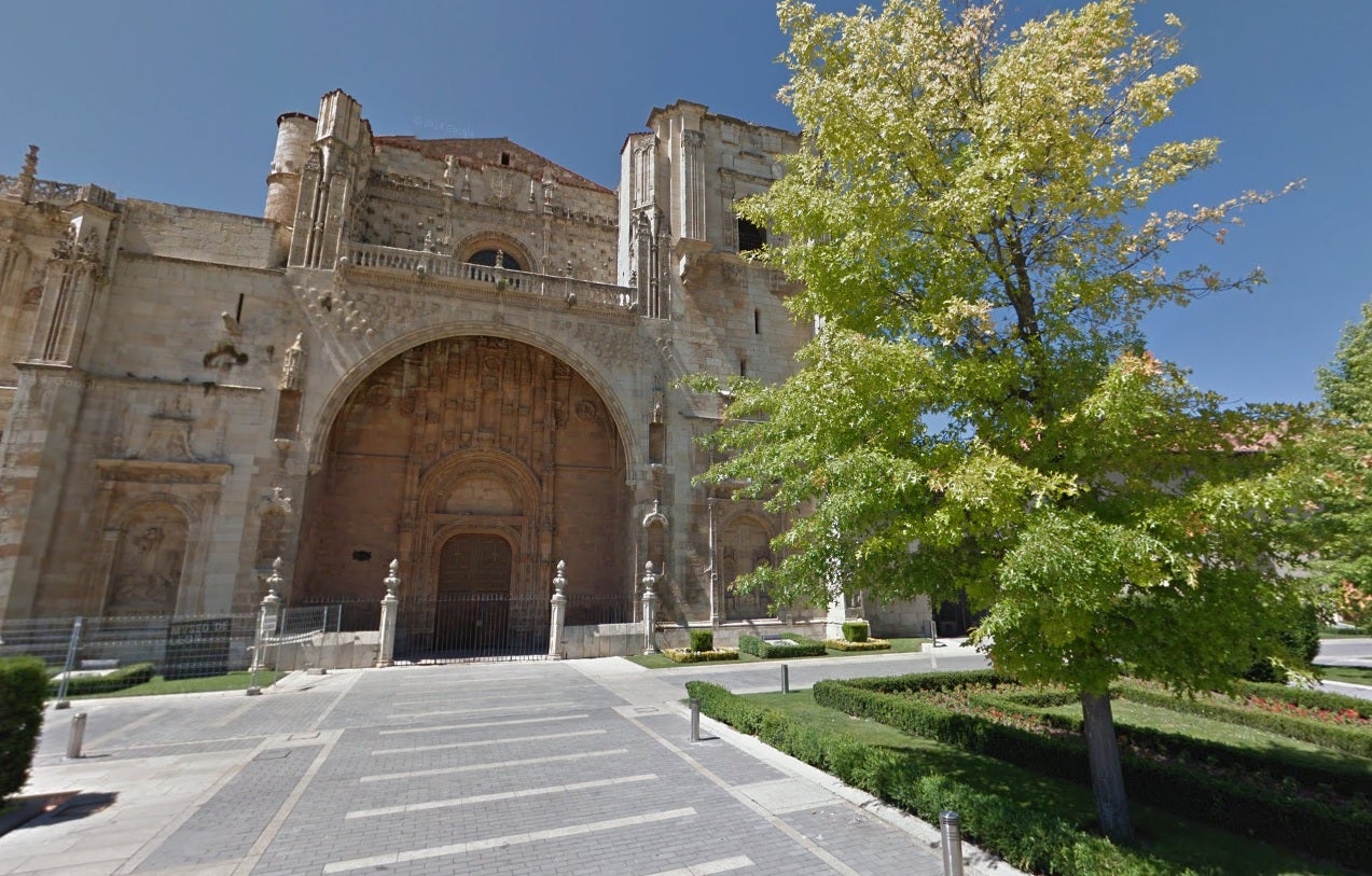 Pórtico de la iglesia de San Marcos. I