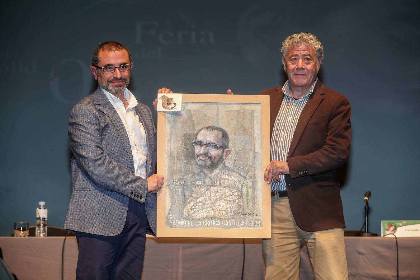 06.05.17 José Manuel de la Huerga (i) recibe el Premio de la Crítica de Castilla y León.