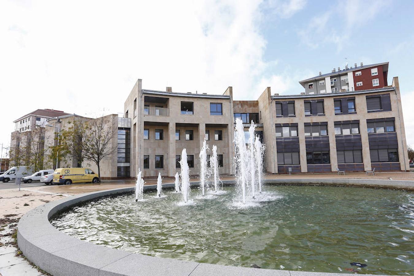 Fotos: El nuevo centro parroquial Nuestra Señora del Rosario de La Lastra