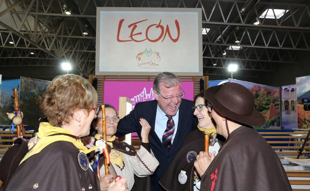 El alcalde de León, en la feria de Intur. 