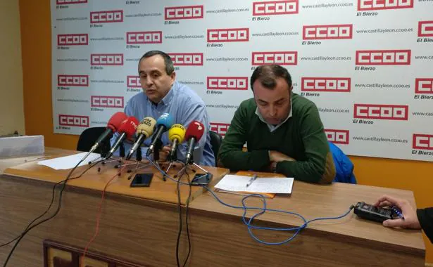Los secretarios comarcales de CCOO y UGT, Ursicino Sánchez y Omar Rodríguez, en su comparecencia.