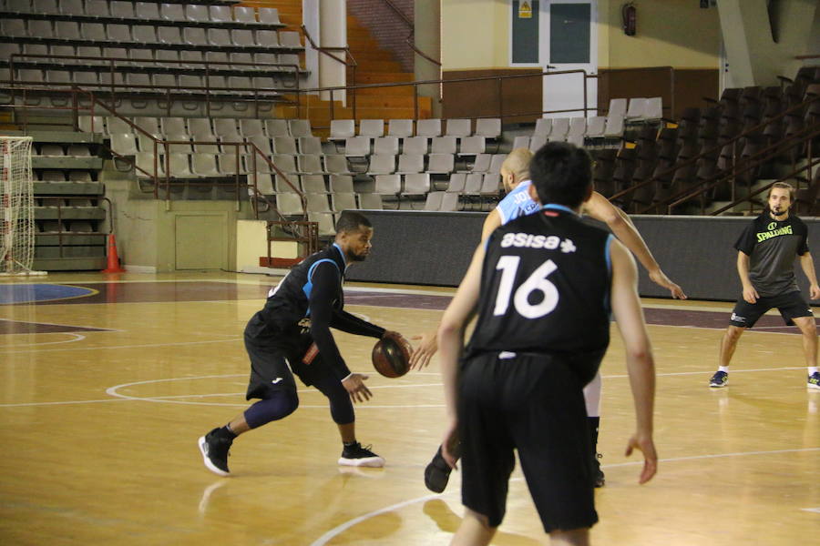 Fotos: Entrenamiento de dos equipos ACB en León