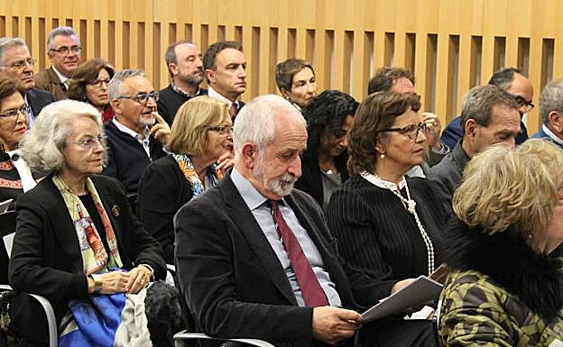 Imagen principal - Jornada de reconocimiento a Salvador Gutiérrez Ordóñez en la Fundación Sierra Pambley