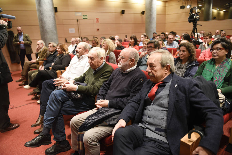 El expresidente del Gobierno ha afirmado que las comarcas mineras tienen por delante el reto de acometer «un esfuerzo reindustrializador más profundo que nunca» con independencia de que el Ministerio acelere o no la transición energética