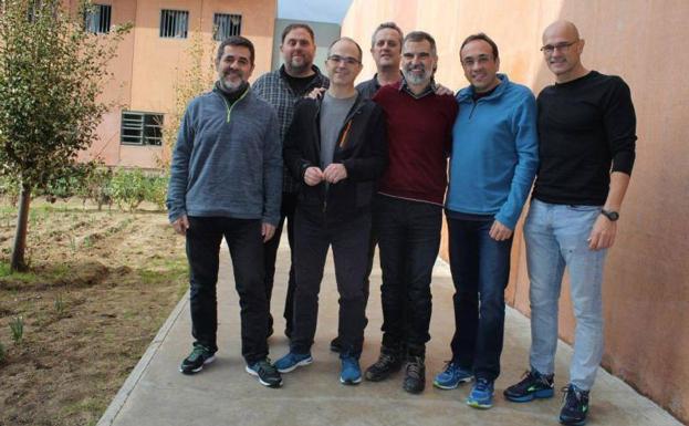 Foto de los presos independentistas en la prisión de Lledoners.