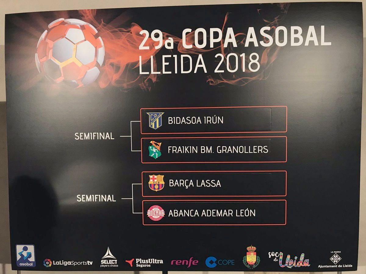 Imágenes del sorteo de la Copa Asobal en el que el Ademar ha quedado emparejado con el FC Barcelona