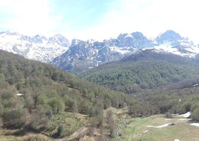 Imagen secundaria 1 - Instantáneas del Valle de Sajambre, en la Reserva de la Biosfera de Picos de Europas.