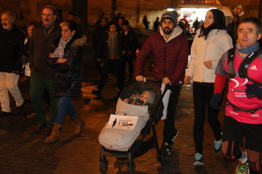 Fotos: Carrera de protesta por el asesinato de Laura Luelmo