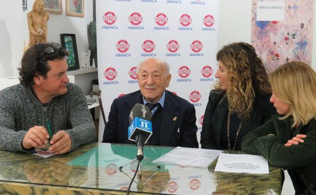 Presentación del busto en honor al hermano Tomás.