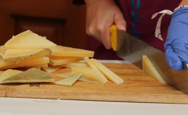 Concurso de corte de queso.