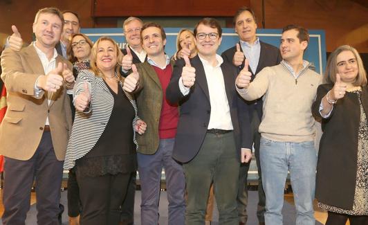 Todos los candidatos junto a Pablo Casado.