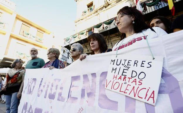Concentración de repulsa por el crimen de María Isabel en Astorga. 