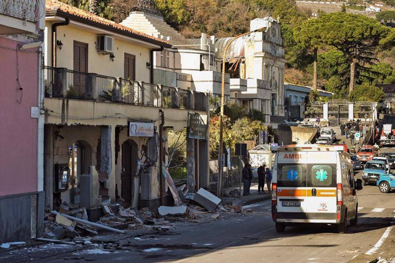 El presidente de la región italiana declara el estado de calamidad después del terremoto de 4,8 grados vinculado a la erupción del volcán