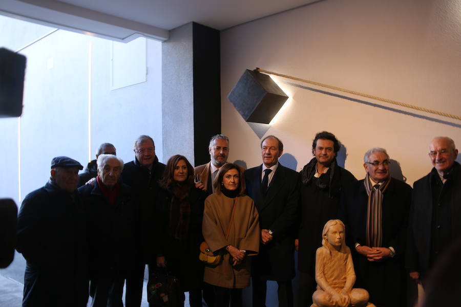 'El Recolector de Estrellas' de Amancio González homenajea a Paz Fernández Peña en el pasaje leonés que lleva su nombre