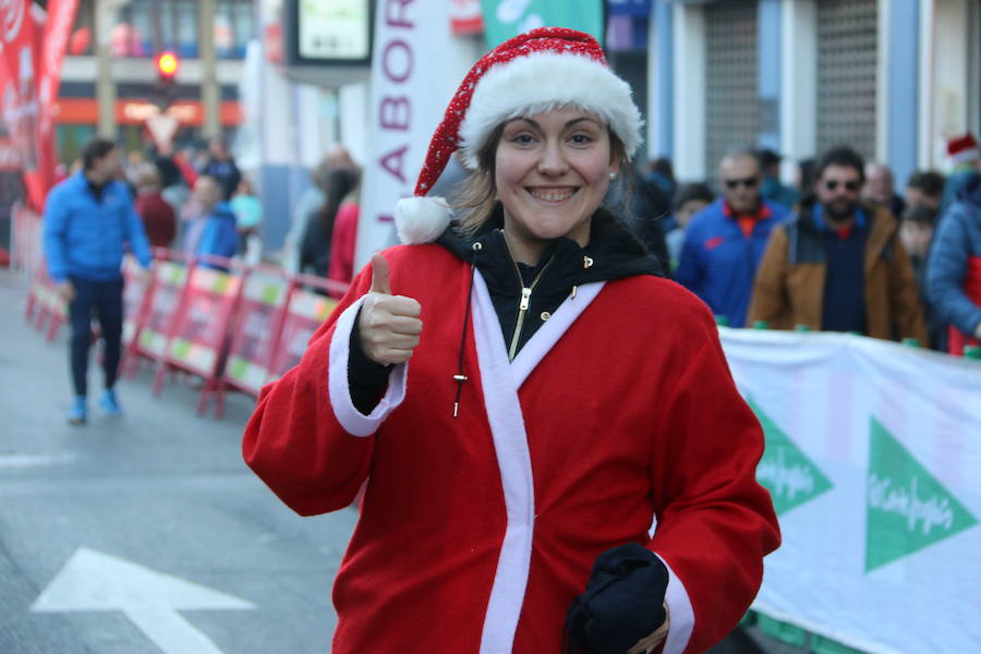 Fotos: La San Silvestre popular vuelve a llenar León de diversión