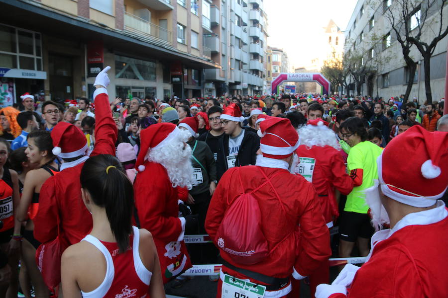 Fotos: La San Silvestre popular vuelve a llenar León de diversión