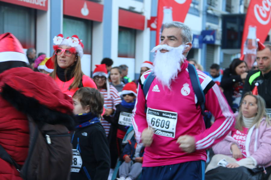 Fotos: La San Silvestre popular vuelve a llenar León de diversión