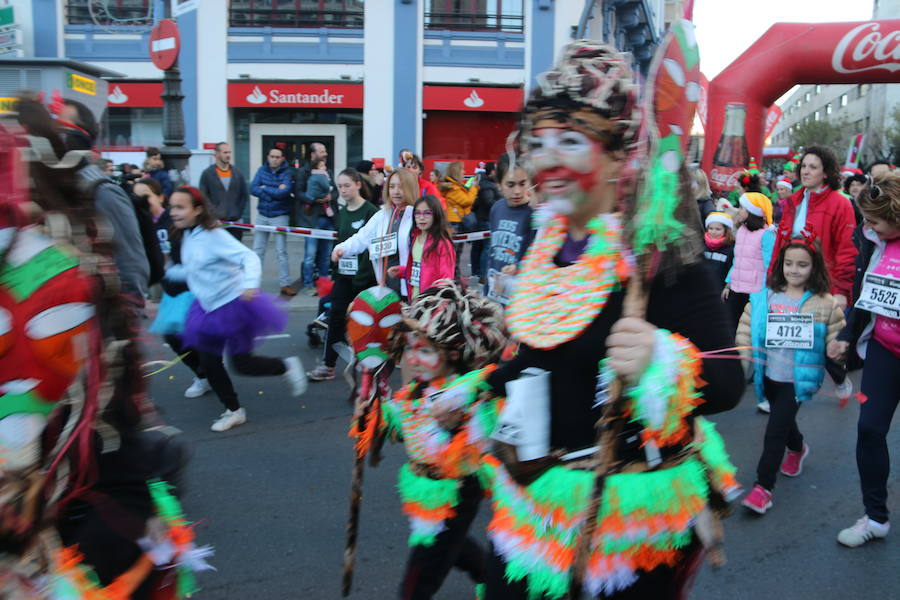 Fotos: La San Silvestre popular vuelve a llenar León de diversión