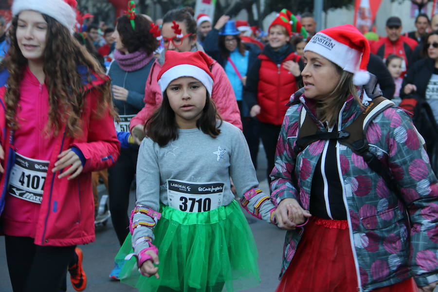 Fotos: La San Silvestre popular vuelve a llenar León de diversión