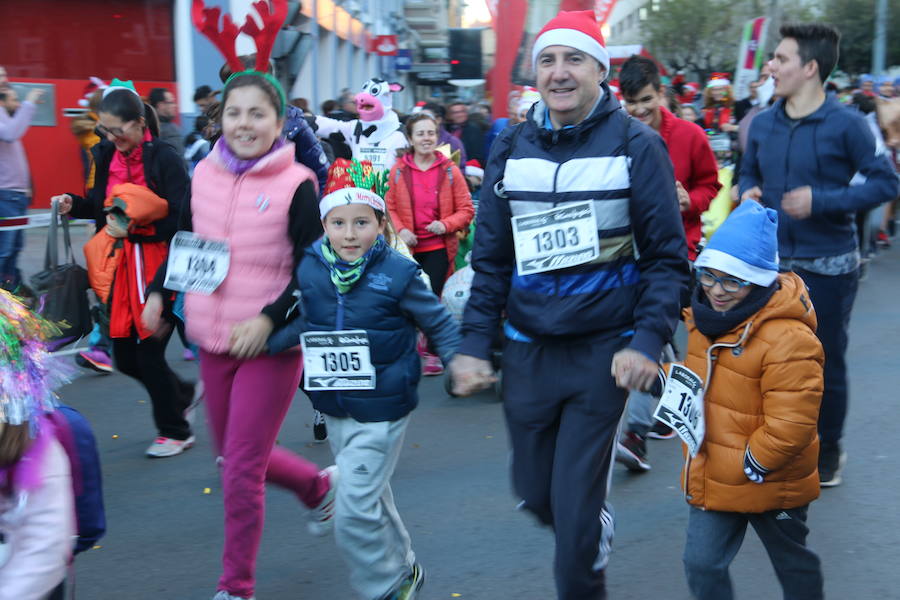 Fotos: La San Silvestre popular vuelve a llenar León de diversión