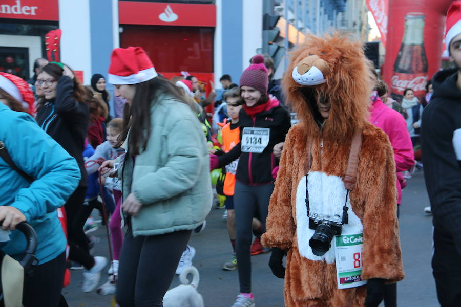 Fotos: La San Silvestre popular vuelve a llenar León de diversión