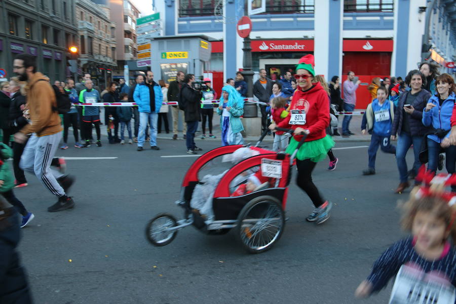 Fotos: La San Silvestre popular vuelve a llenar León de diversión