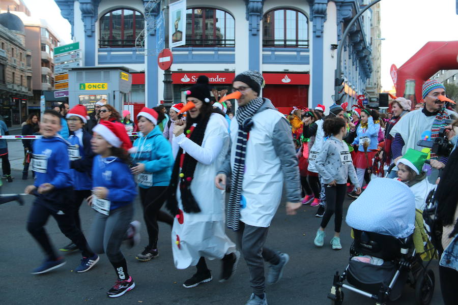 Fotos: La San Silvestre popular vuelve a llenar León de diversión