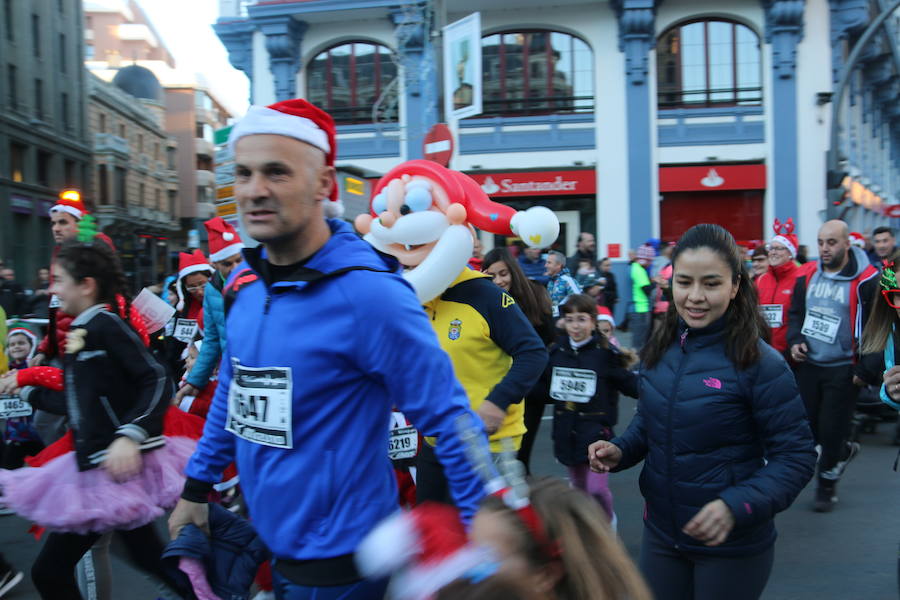 Fotos: La San Silvestre popular vuelve a llenar León de diversión