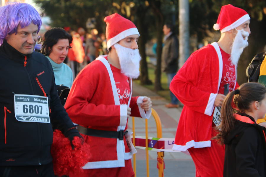 Fotos: La San Silvestre popular vuelve a llenar León de diversión