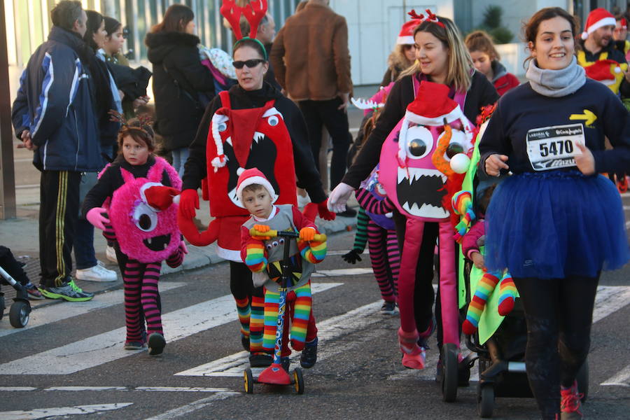 Fotos: La San Silvestre popular vuelve a llenar León de diversión