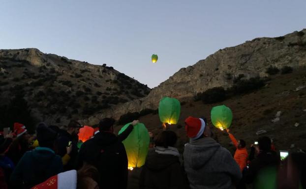 Suelta de globos al final de la marcha.