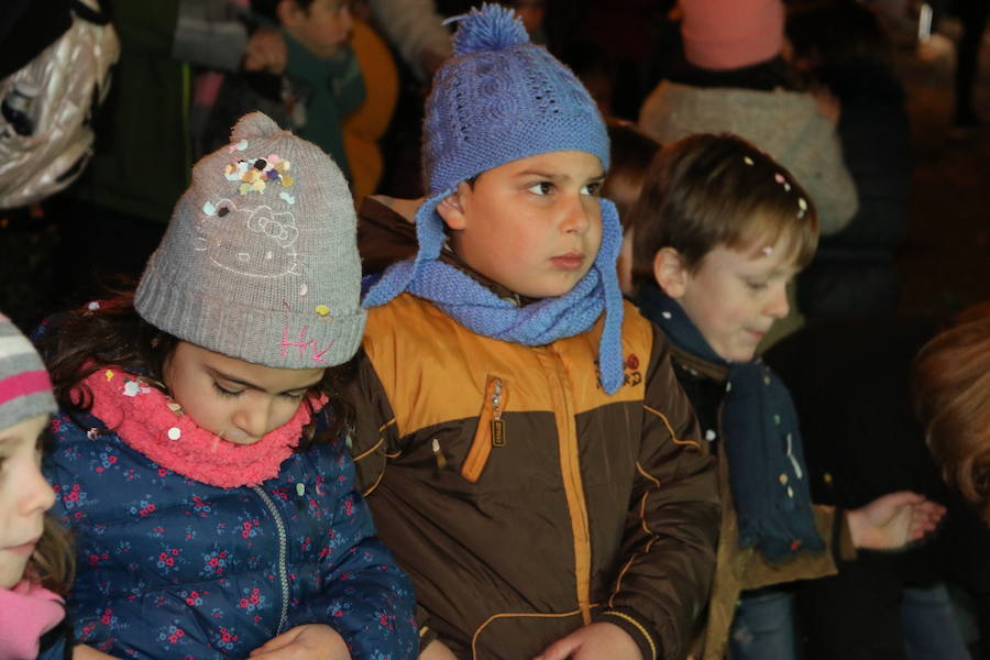 Miles de personas acuden al recorrido de la Cabalgata de los Reyes Magos por las calles de León capital