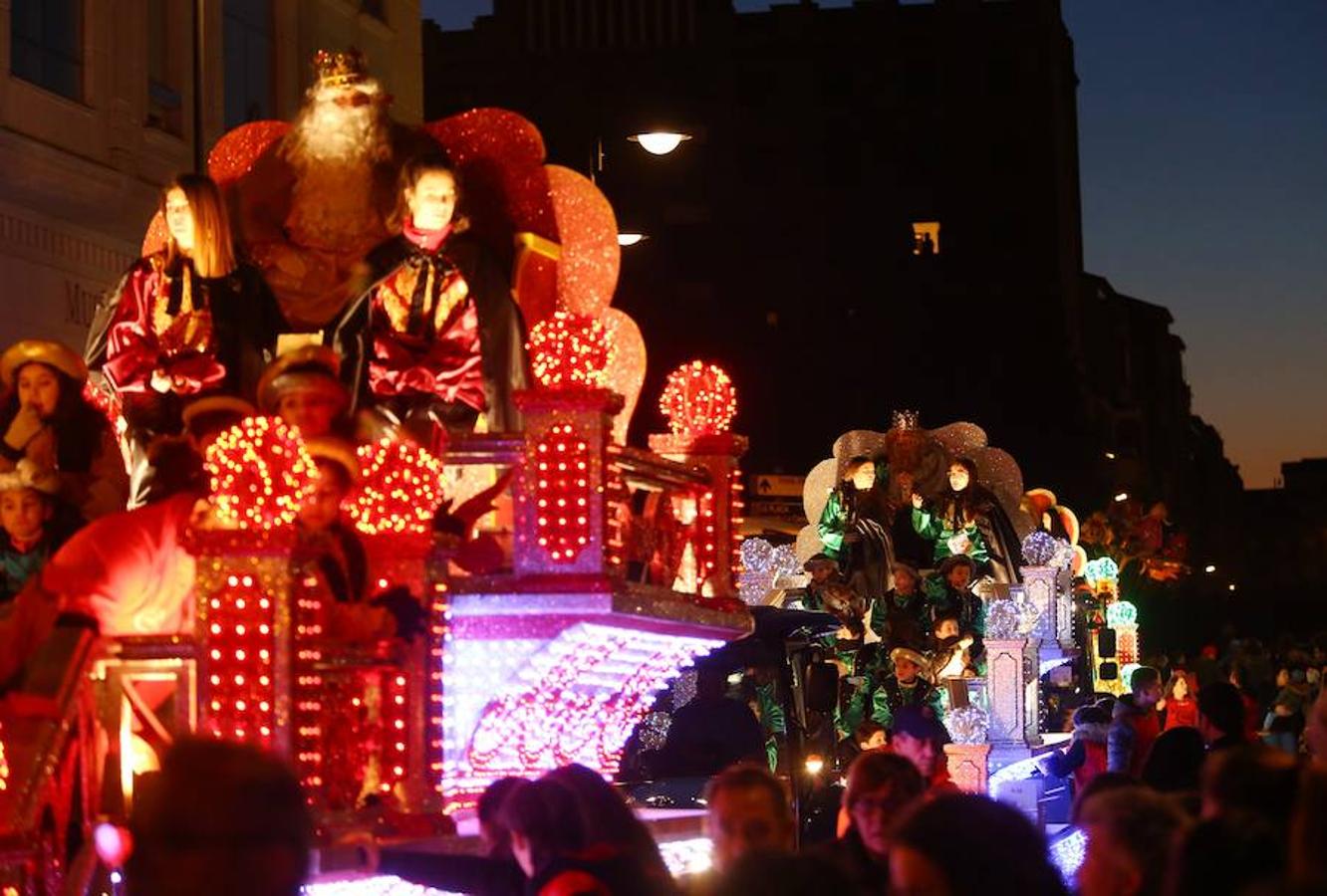 Fotos: El Mago Chalupa pone la magia junto a los Reyes Magos en Ponferrada