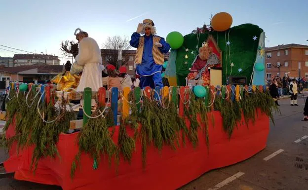 Una de las carrozas de la cabalgata de San Andrés del Rabanedo. 