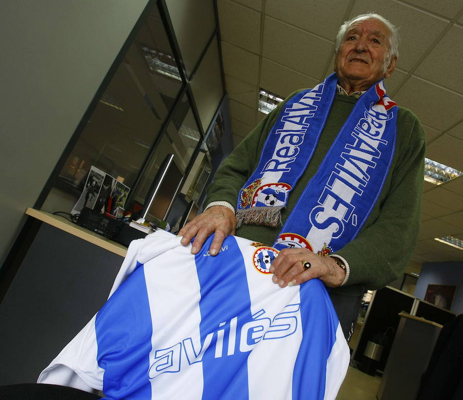 Autor de la icónica imagen de El Brujo, Puche pasó por la División Azul y fue boxeador antes de dedicarse a la fotografía. 