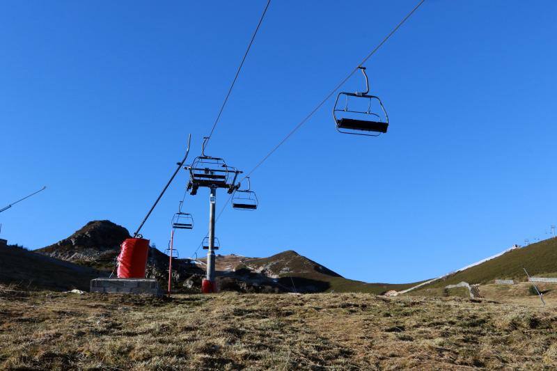 Las dos estaciones asturianas continúan cerradas después del amago de apertura adelantada en noviembre