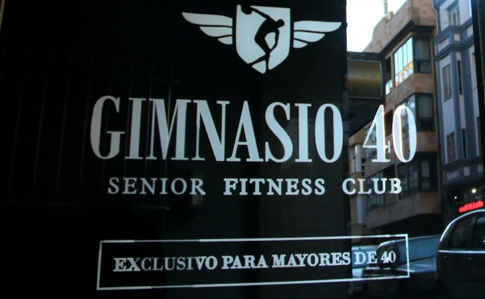 Imagen de la entrada del gimnasio.