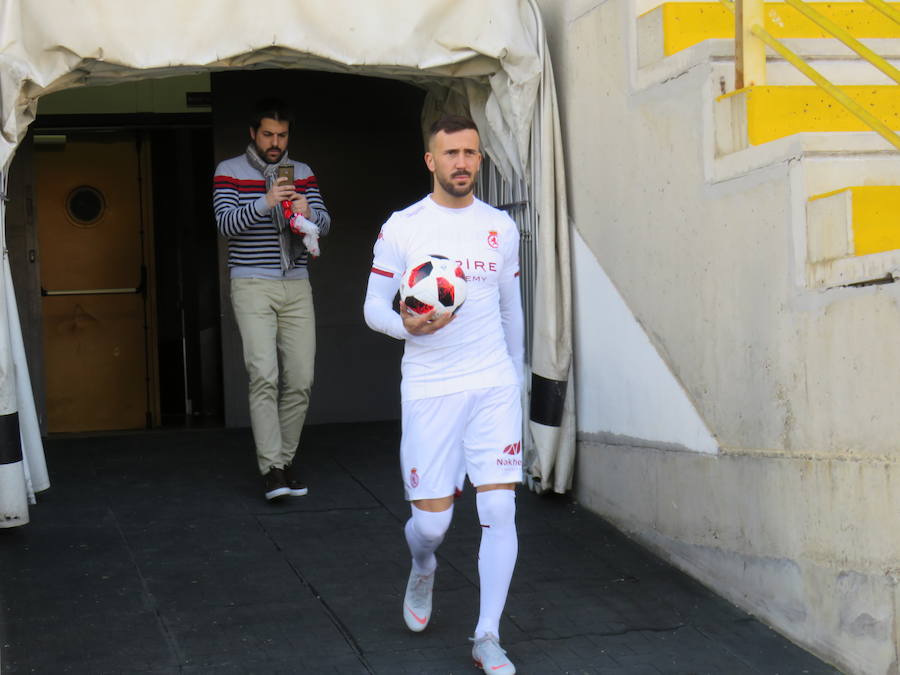 Fotos: Presentación de Dioni Villalba en el Reino de León