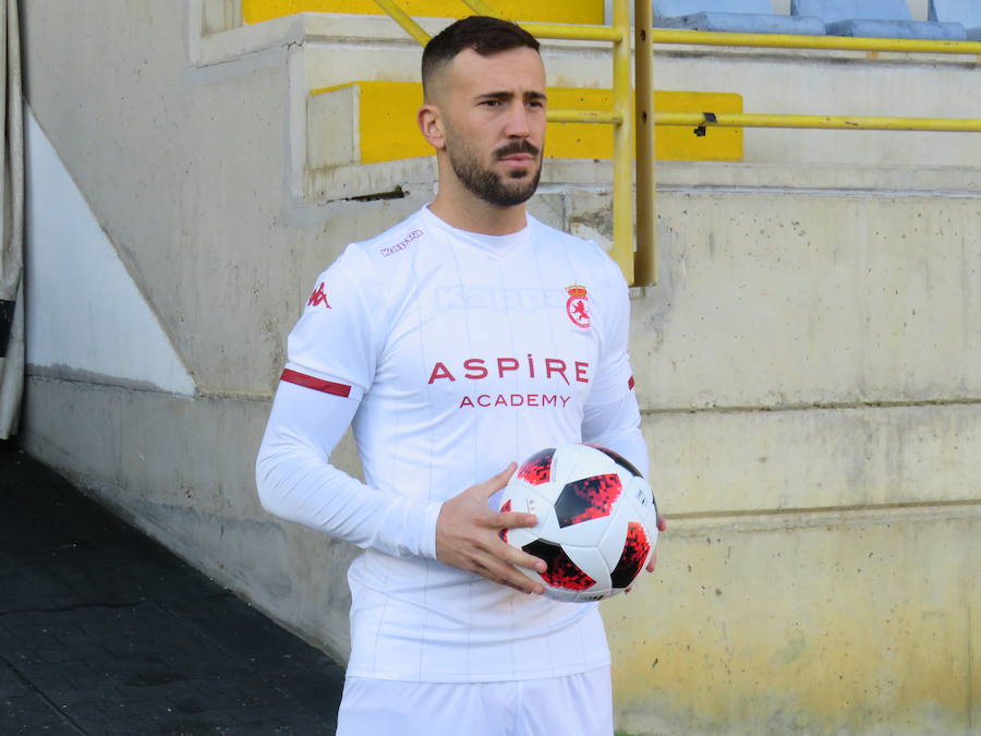 Fotos: Presentación de Dioni Villalba en el Reino de León