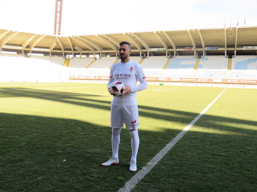 Fotos: Presentación de Dioni Villalba en el Reino de León