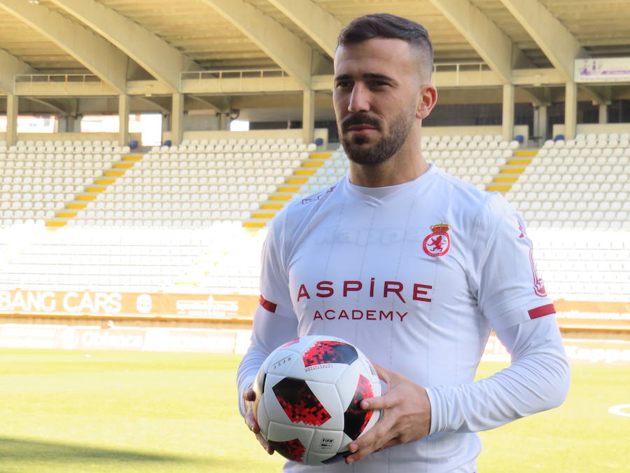 Fotos: Presentación de Dioni Villalba en el Reino de León