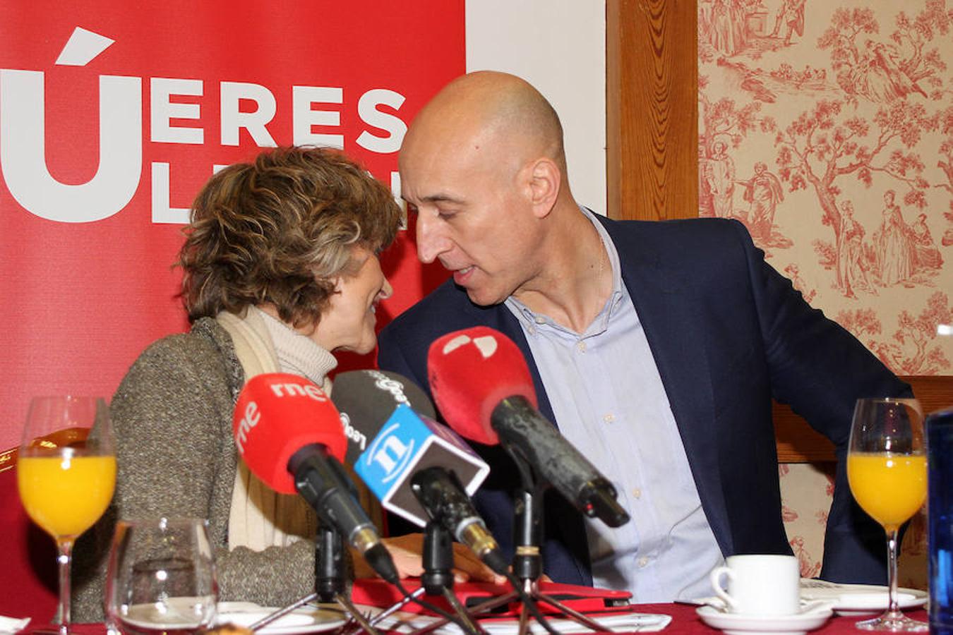 Fotos: La ministra de Sanidad, María Luisa Carcedo, en León