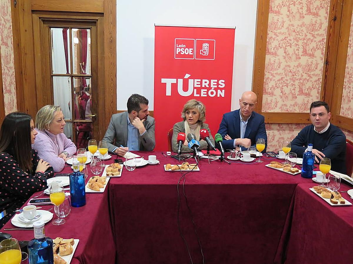 Fotos: La ministra de Sanidad, María Luisa Carcedo, en León