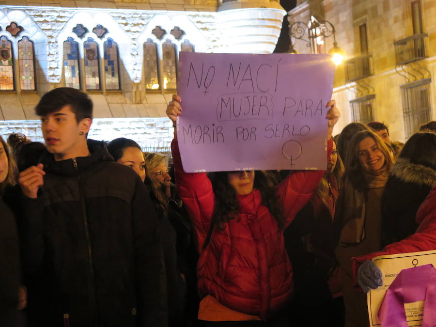 Fotos: Concentración feminista en Botines