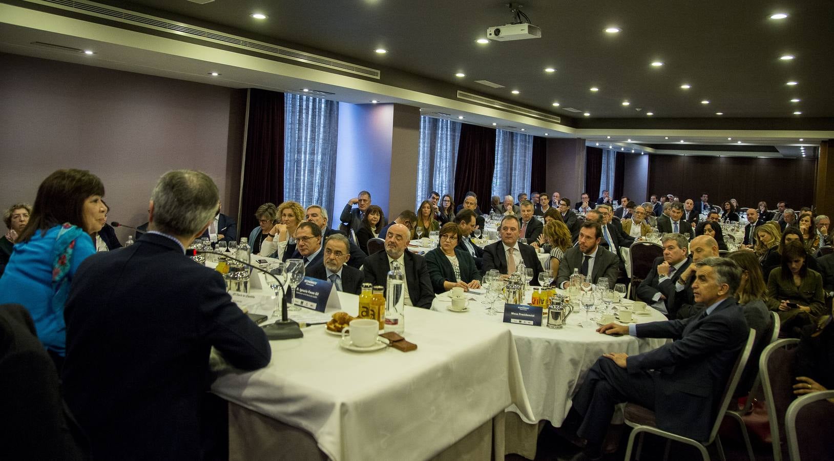 Fotos: Cristina Narbona en el Foro Económico de El Norte